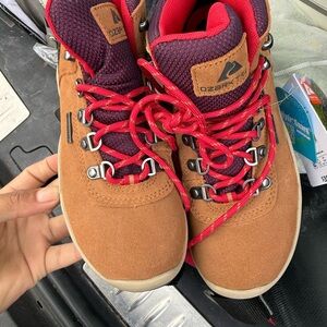 Ozark Trail Kids Boots - Tan and Red